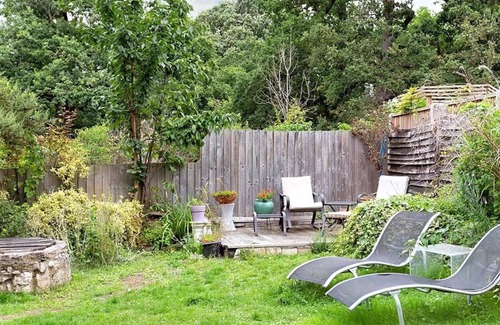 Maidstone Cottage | 500 yr old Cottage with historic park at the gate