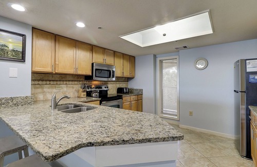 Palmetto Dunes Condo | 505 Barrington Arms - Stunning 3-bedroom 3 bath oceanfront villa