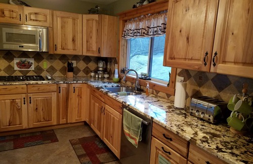 Mayfield House | 50ft TO WATER~GREAT LOCATION~STOCKED WITH CONVENIENCES!nLicense #008922