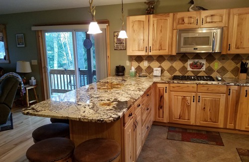 Mayfield House | 50ft TO WATER~GREAT LOCATION~STOCKED WITH CONVENIENCES!nLicense #008922