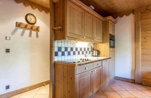 Les Belleville Apartment | 50m from ski slopes, floor -1, view ski slopes, fitness, swimming pool, sauna, hammam, balcony, tv