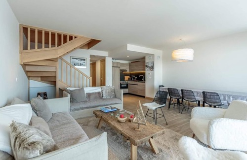 Arc-1600 Apartment | 50m from ski slopes, 3rd floor, fitness, swimming pool, sauna, hammam, balcony, parking, tv