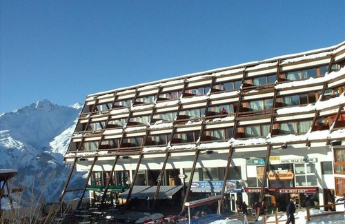 Arc-1600 Apartment | 50m from ski lifts, 4th floor, view mountain, balcony, tv, ski locker, 30m², Les Arcs
