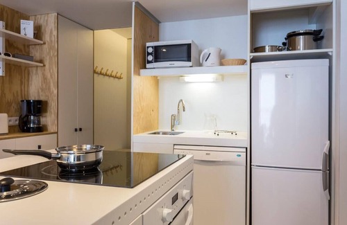 Arc-2000 Apartment | 50m from ski slopes, 10th floor, view mountain, balcony, tv, 56m², Les Arcs