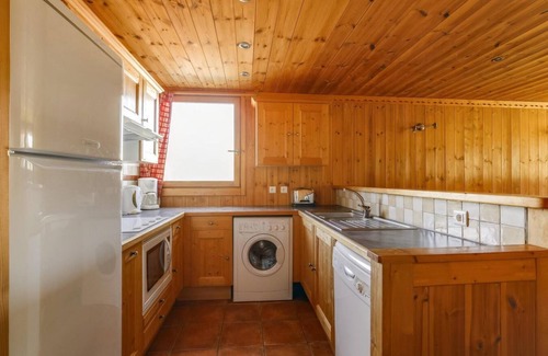 Arc-1600 Apartment | 50m from ski slopes, 3rd floor, view firs, tv, ski locker, 32m², Les Arcs