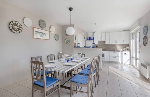 Piriac-sur-Mer Ski Chalet | 50m from the beach, house with garden for 10