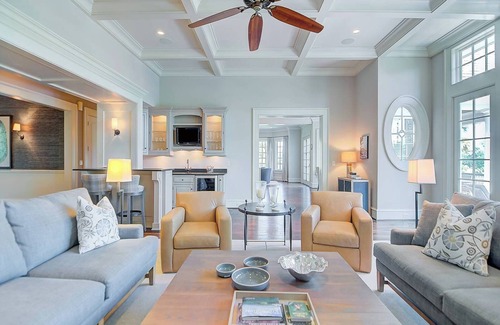 Vanderhorst Plantation House | 5200 Sq Ft of Luxury! Vanderhorst Home with Private Pool and Hot Tub