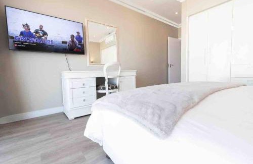 Mouille Point Apartment | 522 The Granger