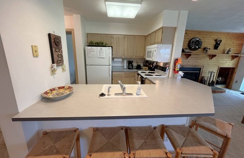 Hidden Valley Apartment | 5313 Summit Drive, Somerset