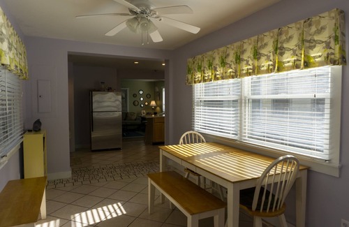 Lakeside Cottage | 536 Cherry in Lakeside