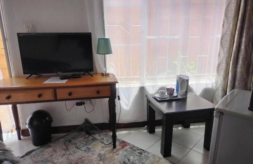 Sunnyside Apartment | 54 Brecher Budget Double Room #1