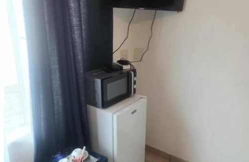 Sunnyside Apartment | 54 Brecher Family Room with Private Bathroom