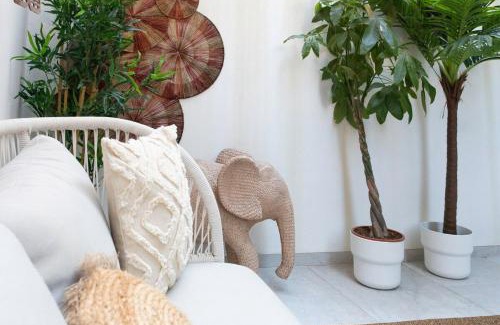 Musicians Quarter Apartment | #55 Sun terrace AC & Wifi 10mins walk to Sea & oldtown