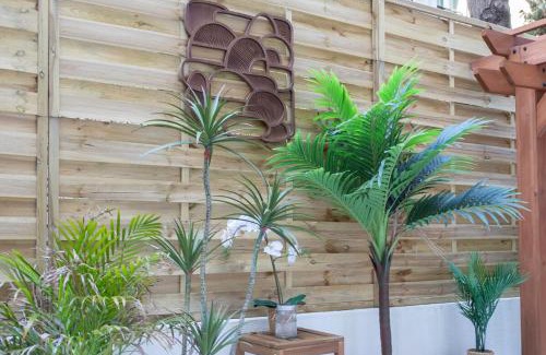 Musicians Quarter Apartment | #55 Sun terrace AC & Wifi 10mins walk to Sea & oldtown