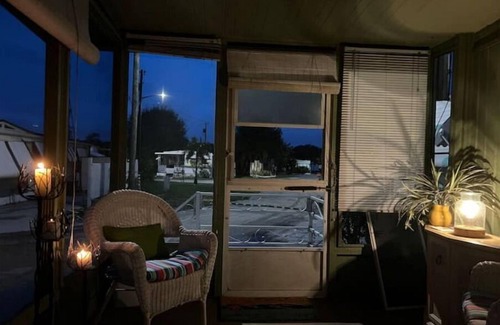 Fort Pierce North House | 55+ Treasure Coast Mobile Home near beach