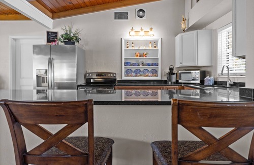 Yacht Club House | 5735 - Cozy home in the heart of the Yacht Club!