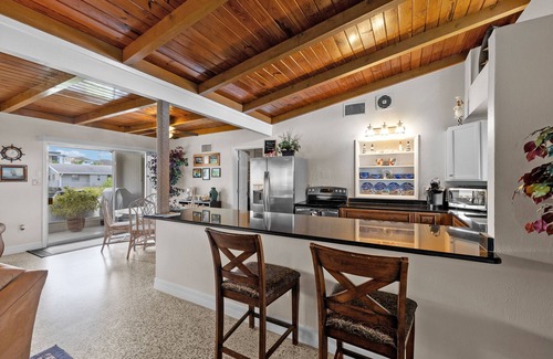 Yacht Club House | 5735 - Cozy home in the heart of the Yacht Club!