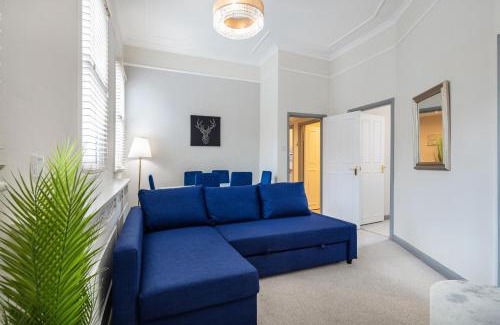 East Acton Apartment | 5A - Bright and Airy 2 Bedroom Apartment - Close to Central