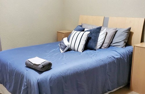 South Arlington House | 5bd/5ba-3700sqft Home w/Cable & Fast Wi-Fi - Dedicated Desk & Outdoor Living