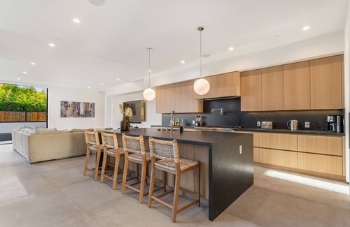 Beverly Hills Villa | 5BDR LUXURY DOHENY VILLA!