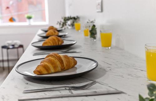 Goole House | 5Bedroom - 8Beds - 2Bath x5 Tv's Discounts