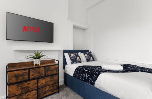 Goole House | 5Bedroom - 8Beds - 2Bath x5 Tv's Discounts