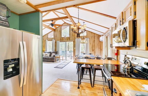 Lake Harmony Estates Ski Chalet | 5Bedroom Lake Harmony Charmer Sleeps14~Beach~Hottub~Bar~Arcade