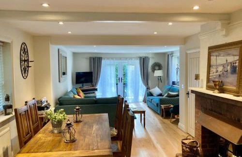 Battle House | 5BR-10Guests-Fireplace-HotTub-Pets ok - Parking