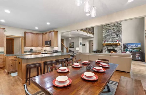 Blowing Rock Cabin | 5BR, 4000 sq ft Luxury Cabin w/Covered Fireplace, Private Community access!