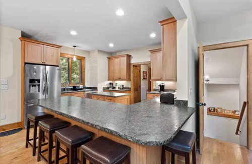 Blowing Rock Cabin | 5BR, 4000 sq ft Luxury Cabin w/Covered Fireplace, Private Community access!