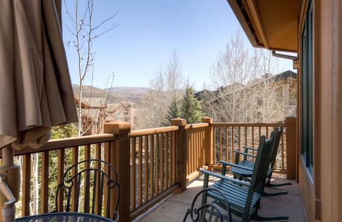 Edwards Condo | 5br/5ba , Ski In/out In Arrowhead, 3523 Sq Ft! 5 Bedroom Condo by RedAwning