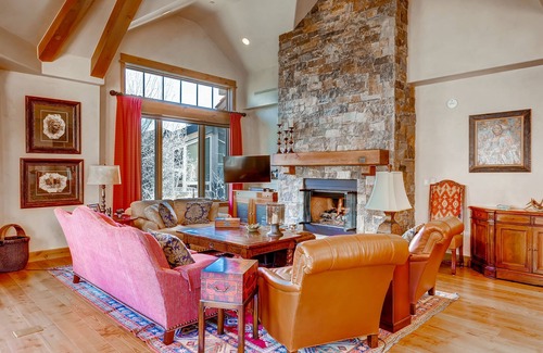 Edwards Condo | 5br/5ba , Ski In/out In Arrowhead, 3523 Sq Ft! 5 Bedroom Condo by RedAwning