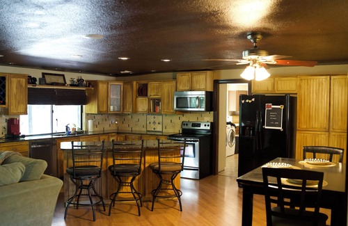 West Valley House | 5BR Family Oasis in Boise – Sauna, Spa, Backyard Trampoline & 2-Story Playhouse