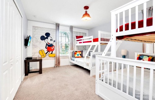 West Kissimmee House | 5BR Home w Netflix & Private Pool - Near Disney