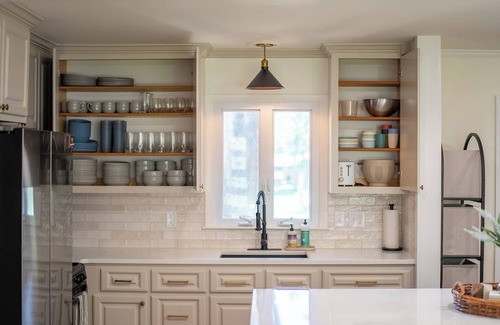 Killen House | 5BR - Lakefront Home - 4 King Beds, Private Dock, Kayaks, Canoe, & Fast WiFi