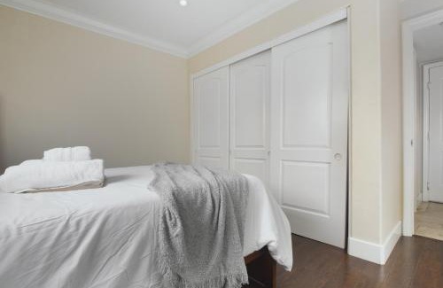 Santa Ana House | 5BR Large Home Not heated POOL- Disneyland, Beaches