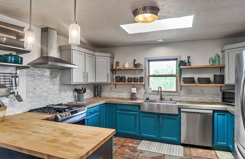 Hartsel Cabin | 5BR Luxe Ranch Retreat Secluded with Hot Tub, Game Room & Epic Views