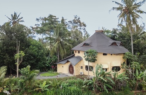 Singakerta Villa | 5BR NAUTILUS TREE HOUSE Private Quiet amid Rice Field and Nature