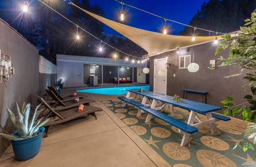 NoHo Arts District House | 5BR NoHo Fun in the Sun! Pool, Cabana & BBQ!