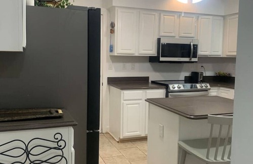 North Laurel House | 5BR Retreat Nature & Access Laurel MD