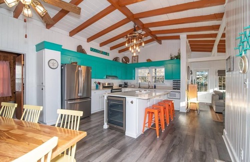 Litchfield by the Sea House | 5BR Scenic View 3 Minutes to the Beach