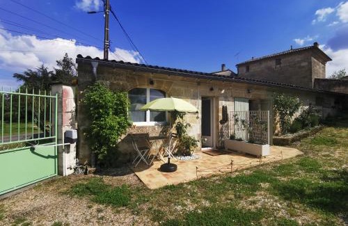 Sainte-Terre House | 5km Saint-Émilion, confortable gîte indépendant, terrasse - 2 personnes