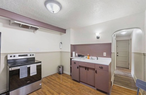 Downtown Niagara Falls House | 5Mins To Niagara Falls NY, Casino,2BR, Restaurants