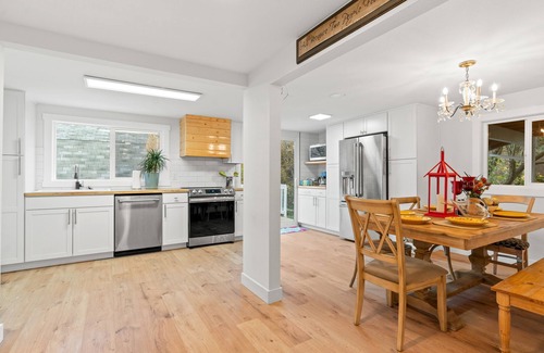 Highline Other | 5RM Seattle house w/hot tub , 12 minutes to stadiums