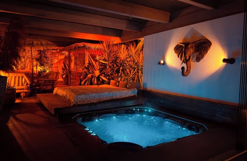 Hitdorf Villa | 5Season- luxury spa, bar, wine cellar, billiards