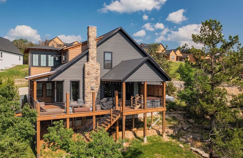 Table Rock Ski Chalet | 5Star MajesticRetreat, TableRock Lake Branson Chalet, Walk2Lake,FirePits,HotTub