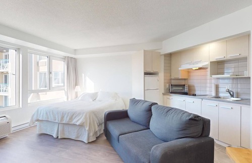 Beaupre Condo | 6-408 : Superior Studio - sleeps 4.