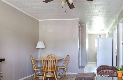 Indian Point Resort | 6 Bdrm / 4 Bath / 2 Kitchen Unit LESS THAN 2 MILES TO SILVER DOLLAR CITY