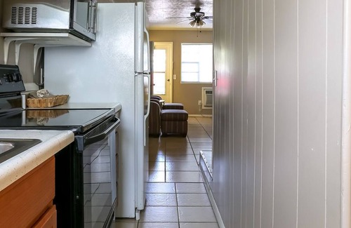 Indian Point Resort | 6 Bdrm / 4 Bath / 2 Kitchen Unit LESS THAN 2 MILES TO SILVER DOLLAR CITY