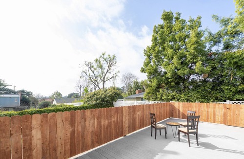 Altadena House | 6 BDRM Home, Big Backyard, Outdoor Deck & 🏀 Court